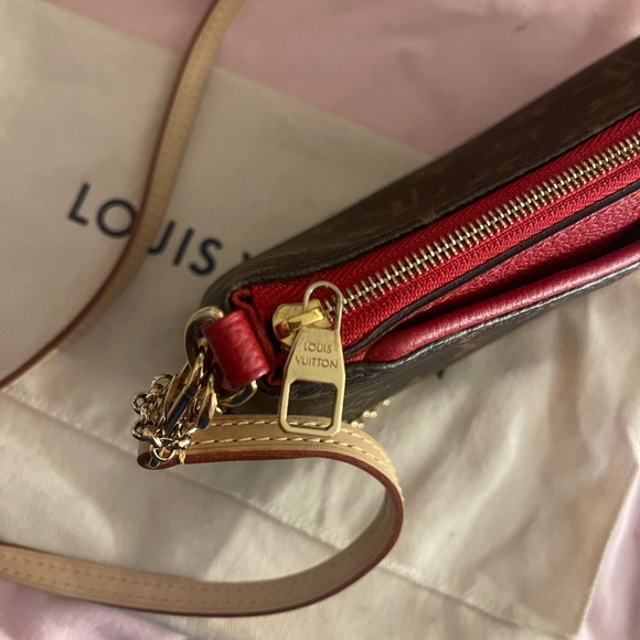 Louis Vuitton Pallas Clutch - Picture 8 of 8